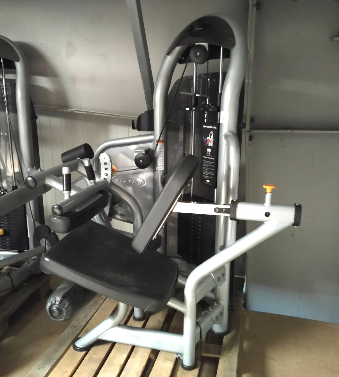 Matrix Beinbeuger sitzend und Beinstrecker im Set - 2 Geräte, Aura G3 Serie, Leg Curl und Leg Extension, Rahmenfarbe Silber, gebraucht - überholter Zustand - Image 3