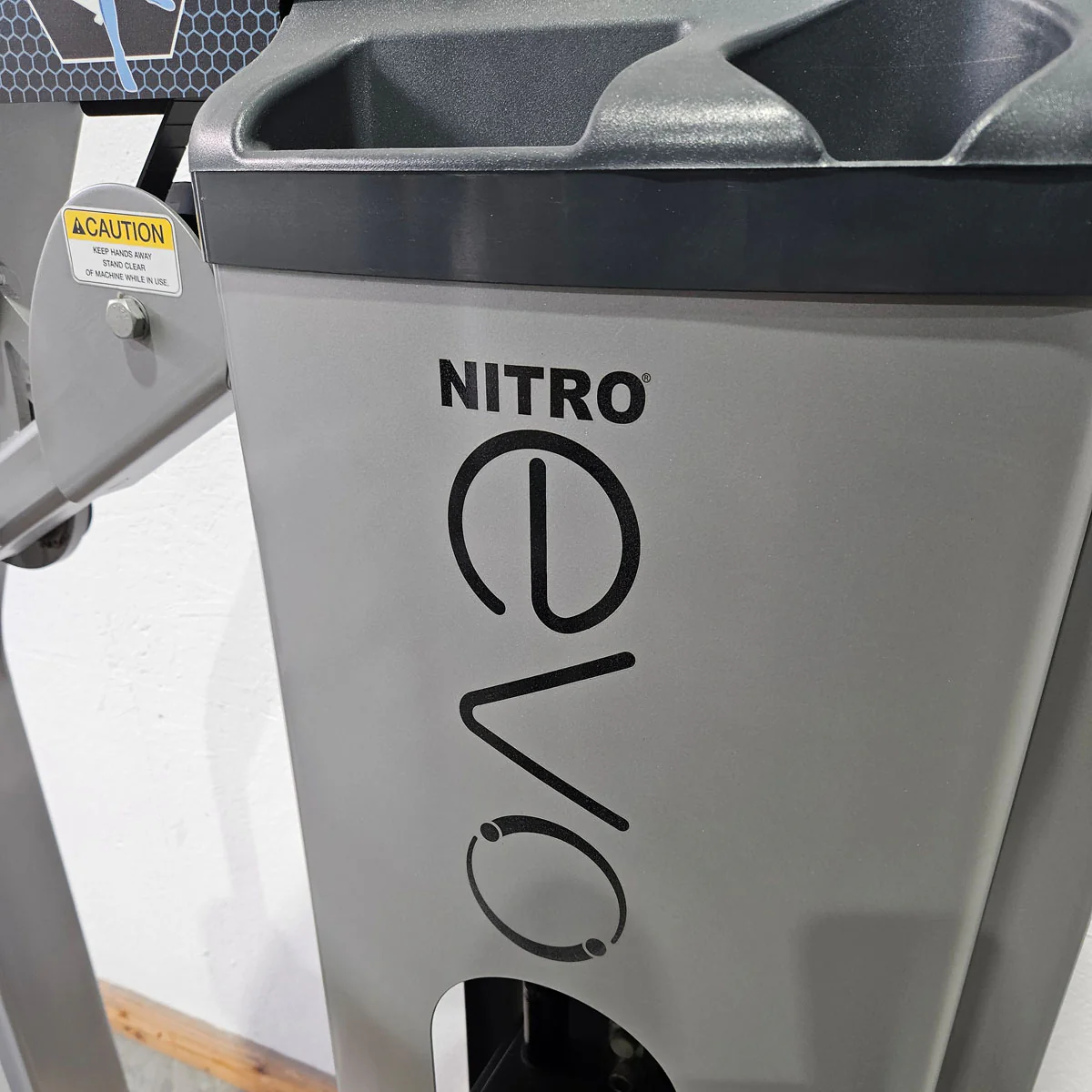 Nautilus Nitro EVO Seated Dip Machine, Dips Trizepsmaschine, Armstrecker Stützstemme, Rahmenfarbe Silber, gebraucht - überholter Zustand - Image 9